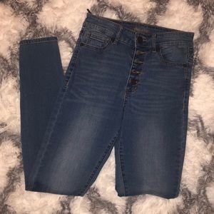 Kendall and Kylie highwaisted jeans
